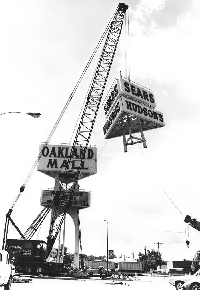 Oakland Mall - Historical Photo From Facebook (newer photo)